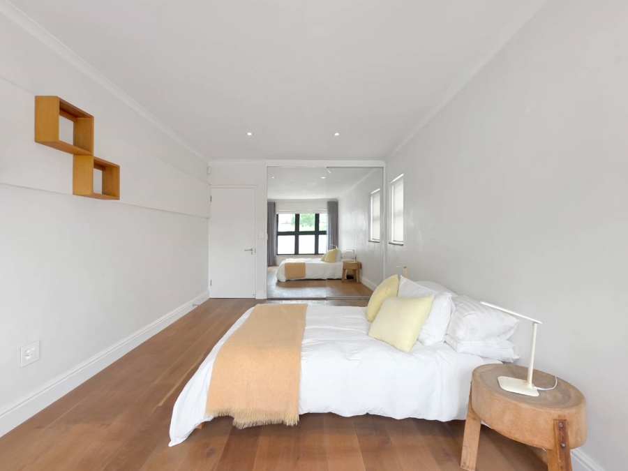 To Let 4 Bedroom Property for Rent in Oranjezicht Western Cape